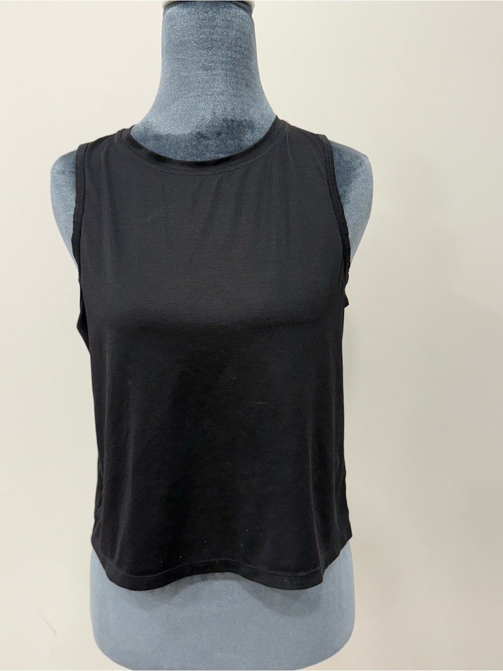 Athleta Black Crewneck Athletic Tank Top - Women